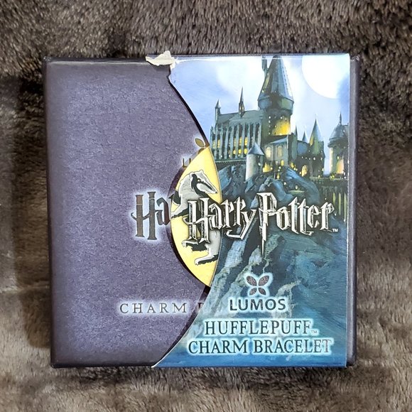 Noble Collection Harry Potter Lumos Hogwarts Hufflepuff House Crest Bracelet
